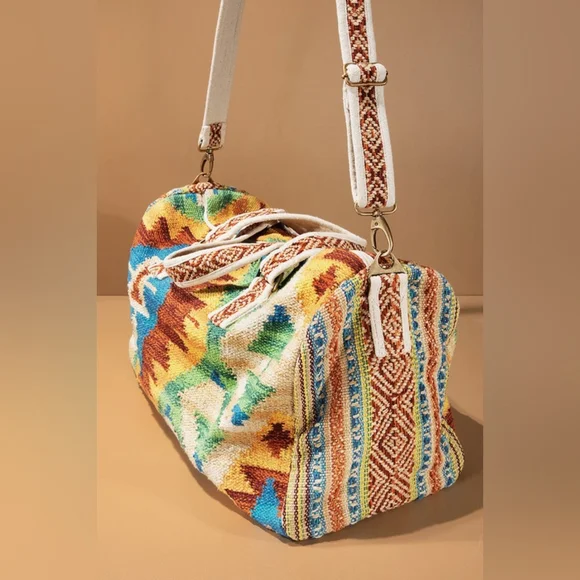 Boho Travel Bag - Ethnic Navajo Design - Handwoven from Fully Fine Cotton - Picture 6 of 9